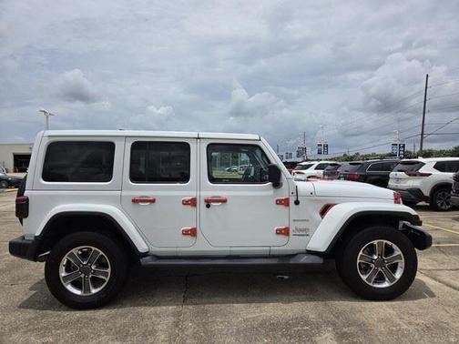 Bright White Clearcoat 2021 Jeep Wrangler Unlimited Sahara
