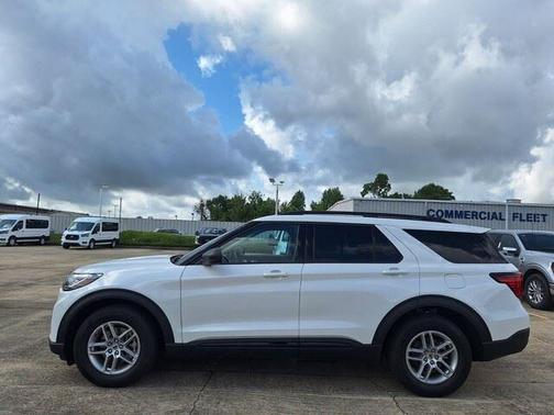 Star White Metallic Tri-Coat 2026 Ford Explorer Active