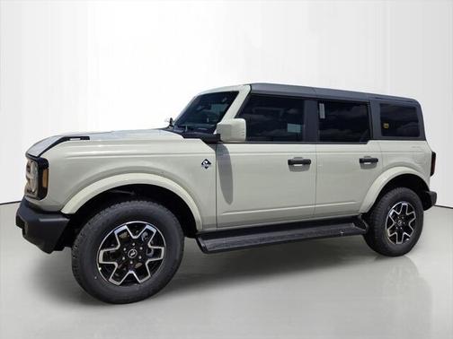 Desert Sand 2026 Ford Bronco Outer Banks