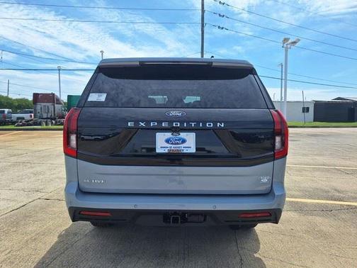 Glacier Gray Metallic Tri-Coat 2026 Ford Expedition Active