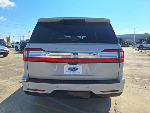 2019 Lincoln Navigator Select