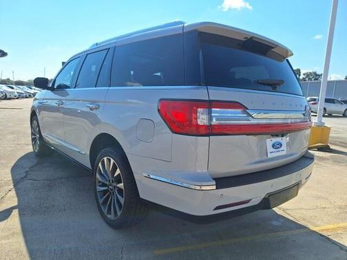 2019 Lincoln Navigator Select