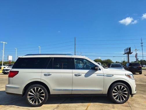 2019 Lincoln Navigator Select