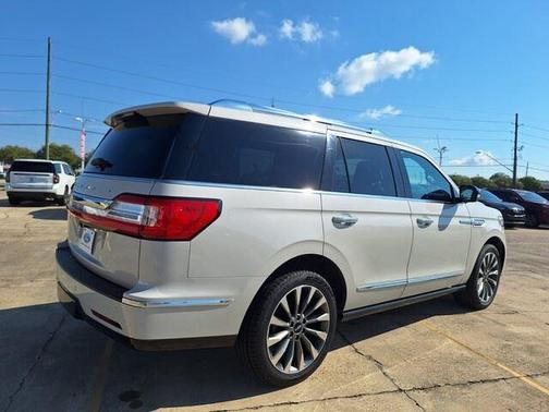 2019 Lincoln Navigator Select