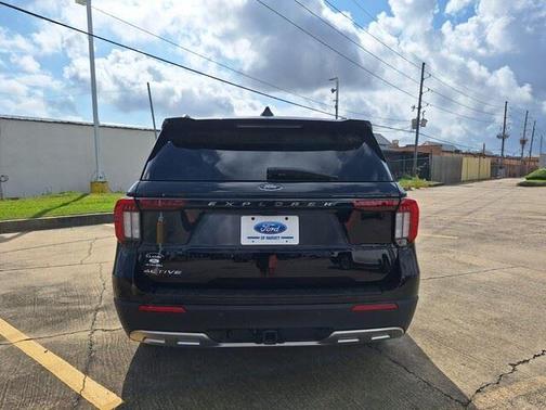 Agate Black Metallic 2026 Ford Explorer Active