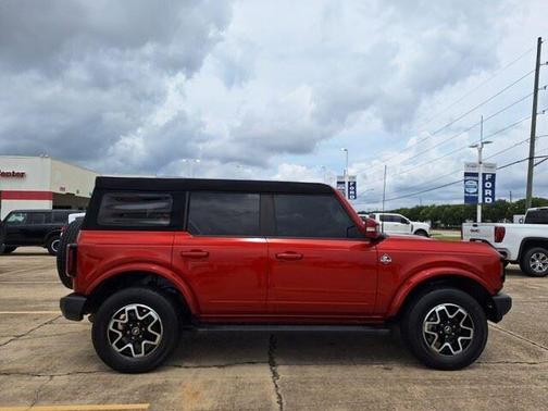 Hot Pepper Red Metallic Tinted Clearcoat 2023 Ford Bronco Outer Banks