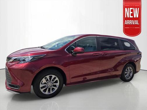 Ruby Flare Pearl 2025 Toyota Sienna LE