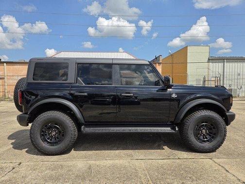 Shadow Black 2026 Ford Bronco Outer Banks