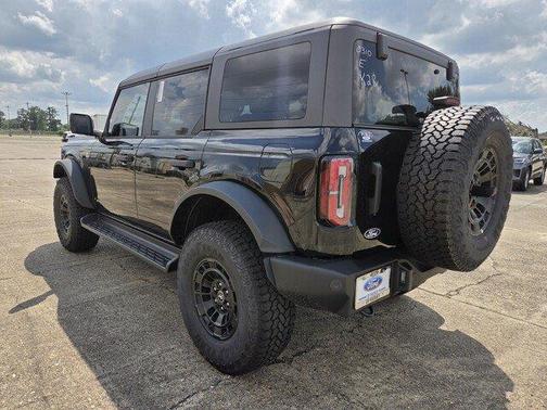 Shadow Black 2026 Ford Bronco Outer Banks