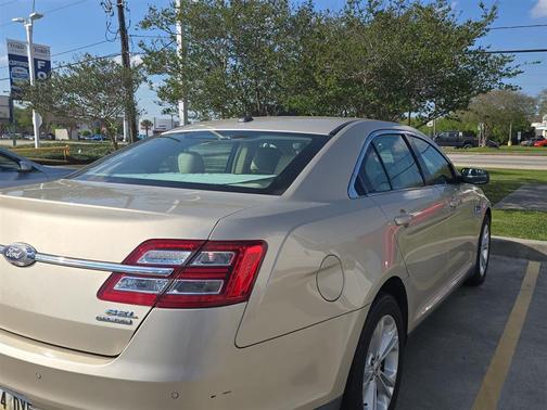 2017 Ford Taurus SEL
