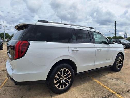 WHITE 2025 Ford Expedition Platinum
