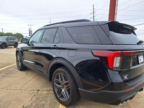 Agate Black Metallic 2026 Ford Explorer ST