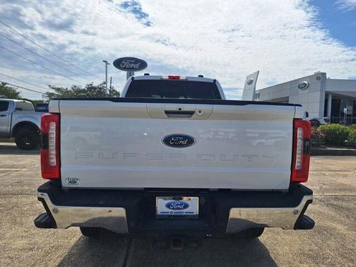Star White Metallic Tri-Coat 2023 Ford F-250 Lariat