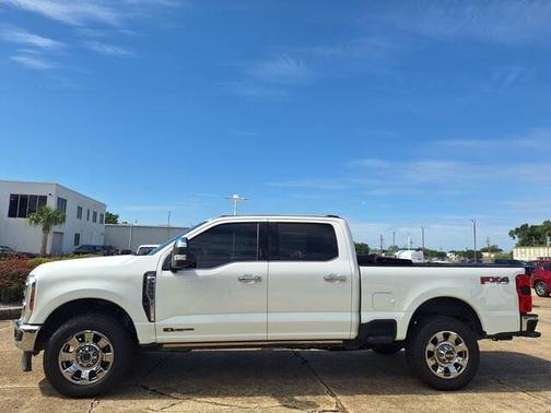 Star White Metallic Tri-Coat 2023 Ford F-250 Lariat