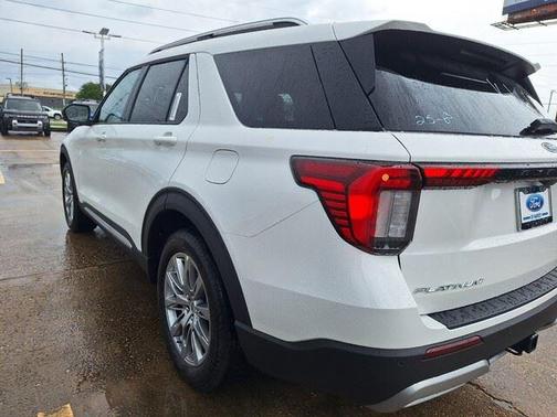 Star White Metallic Tri-Coat 2026 Ford Explorer Platinum