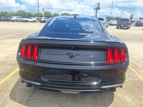 2020 Ford Mustang EcoBoost