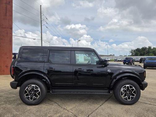 Shadow Black 2026 Ford Bronco Outer Banks