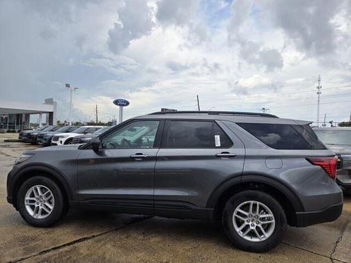 Carbonized Gray Metallic 2026 Ford Explorer Active