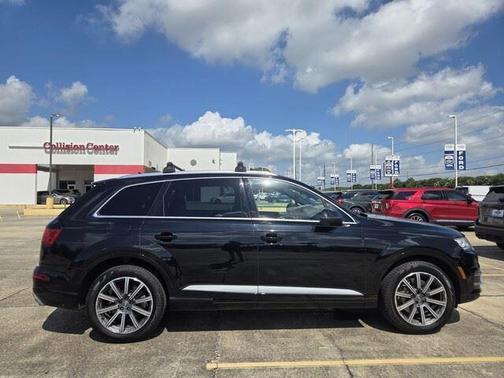 Night Black 2017 Audi Q7 2.0T Premium