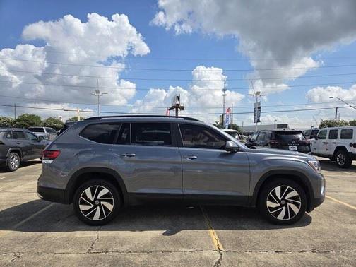 Deep Black Pearl 2025 Volkswagen Atlas 2.0T SE w/Technology 4MOTION