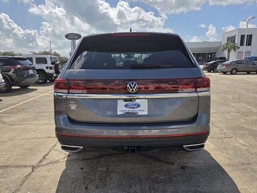 Deep Black Pearl 2025 Volkswagen Atlas 2.0T SE w/Technology 4MOTION