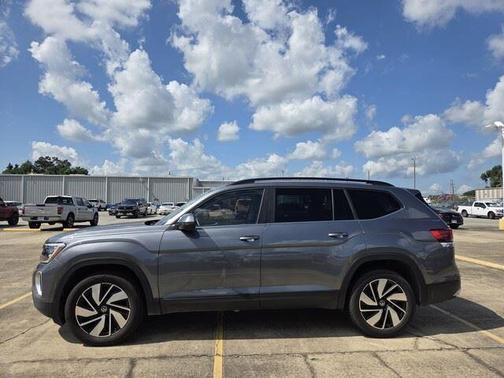 Deep Black Pearl 2025 Volkswagen Atlas 2.0T SE w/Technology 4MOTION