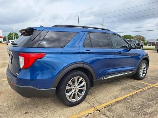 Atlas Blue Metallic 2020 Ford Explorer XLT