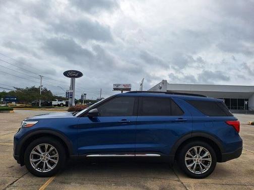 Atlas Blue Metallic 2020 Ford Explorer XLT
