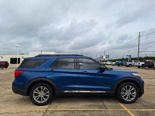 Atlas Blue Metallic 2020 Ford Explorer XLT