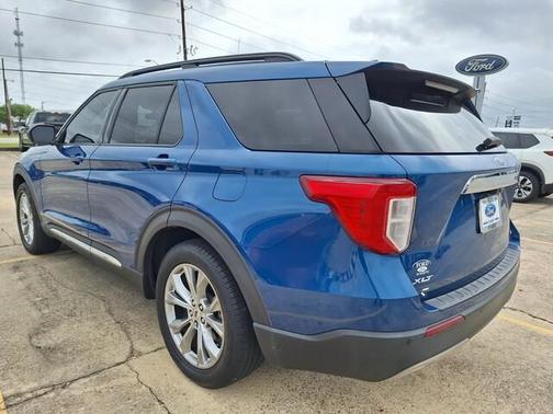Atlas Blue Metallic 2020 Ford Explorer XLT