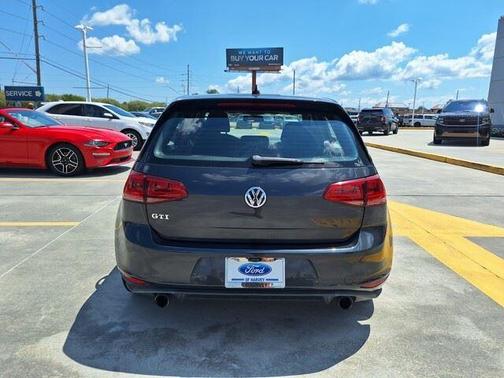 2017 Volkswagen Golf GTI 2.0T S 4-Door