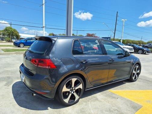 2017 Volkswagen Golf GTI 2.0T S 4-Door