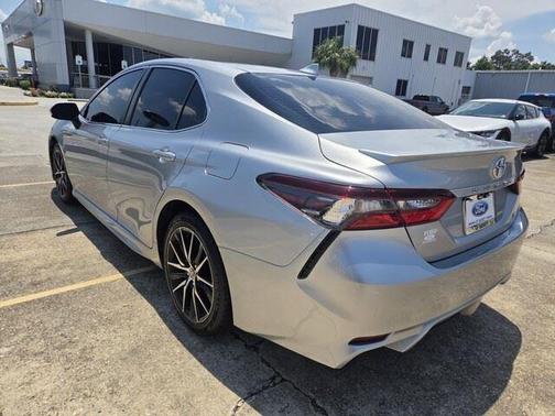 Celestial Silver Metallic 2021 Toyota Camry SE