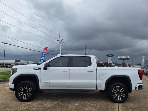 Summit White 2023 GMC Sierra 1500 AT4
