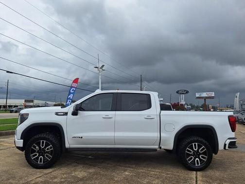 Summit White 2023 GMC Sierra 1500 AT4