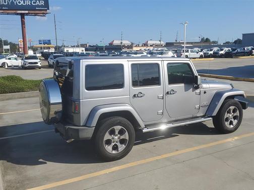 2016 Jeep Wrangler Unlimited Sahara