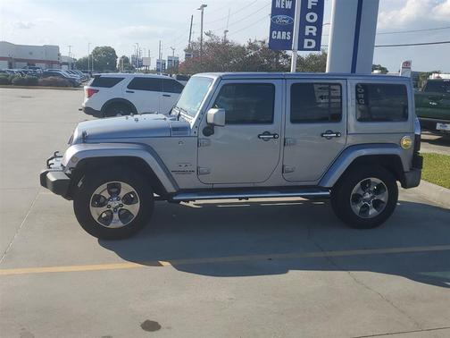2016 Jeep Wrangler Unlimited Sahara