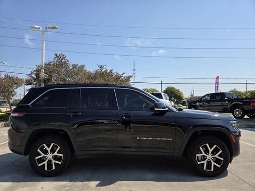 Diamond Black Crystal Pearlcoat 2024 Jeep Grand Cherokee Limited