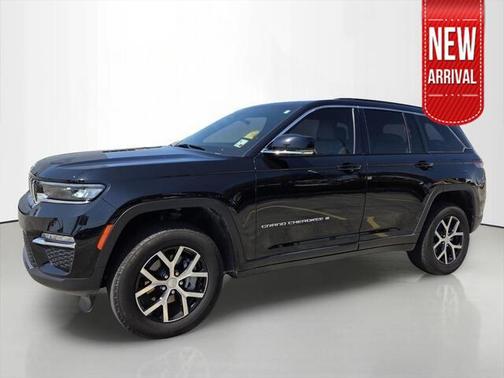 Diamond Black Crystal Pearlcoat 2024 Jeep Grand Cherokee Limited