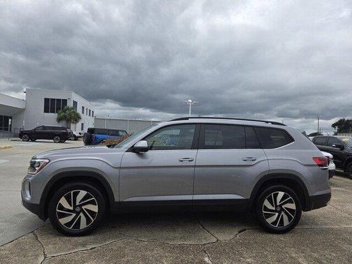 Silver Mist Metallic 2026 Volkswagen Atlas 2.0T SE w/Technology