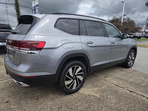 Silver Mist Metallic 2026 Volkswagen Atlas 2.0T SE w/Technology