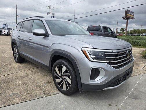 Silver Mist Metallic 2026 Volkswagen Atlas 2.0T SE w/Technology