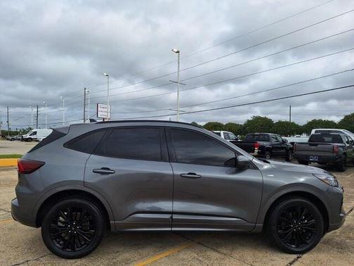 2023 Ford Escape ST-Line Elite