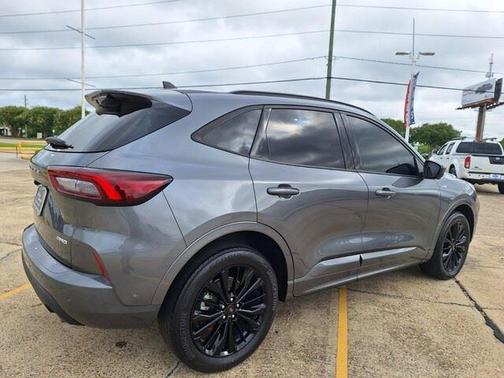 2023 Ford Escape ST-Line Elite