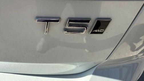 2018 Volvo XC60 T5 Momentum