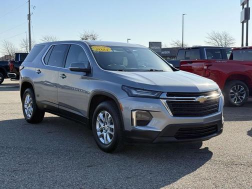 2023 Chevrolet Traverse LS