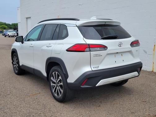 2022 Toyota Corolla Cross XLE