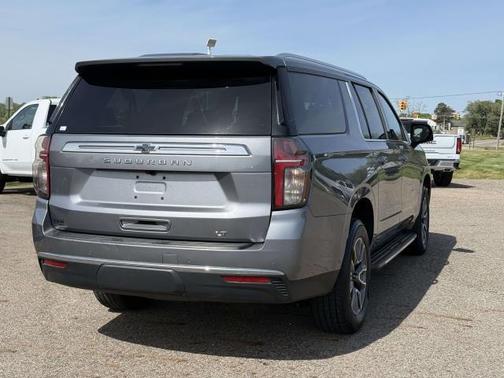 Satin Steel Metallic 2022 Chevrolet Suburban LT