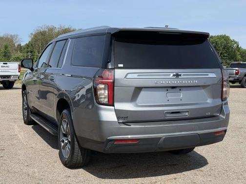 Satin Steel Metallic 2022 Chevrolet Suburban LT