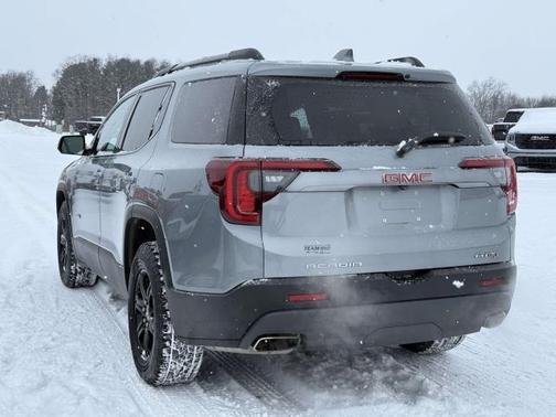 2023 GMC Acadia AWD AT4